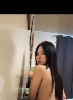 Ticha - escort in Abu Dhabi Photo 7 of 8