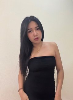 Ticha - puta in Abu Dhabi Photo 2 of 7