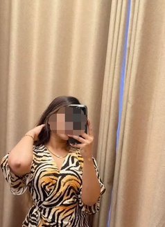 Tifeny Frenando - escort in Colombo Photo 3 of 8