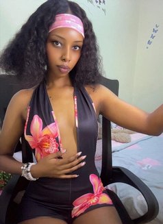 Tiff - puta in Khobar Photo 3 of 4