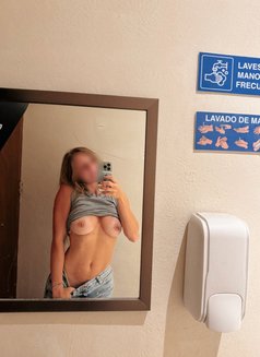 Tiffa - puta in Breda Photo 2 of 3