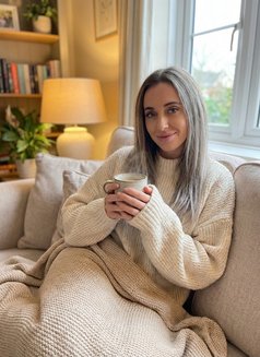 Tiffani - escort in Hong Kong Photo 3 of 3