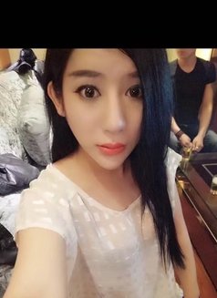 Tiffany - Transsexual escort in Shanghai Photo 2 of 11