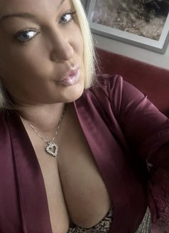 Tiffany Dream - puta in Osaka Photo 3 of 10