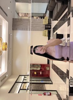 Tiffany - masseuse in Makati City Photo 4 of 12