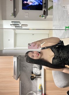 Tiffany - masseuse in Makati City Photo 10 of 12