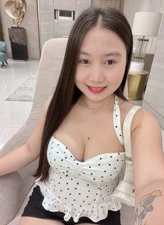 Tiffany - Masajista in Makati City Photo 6 of 12
