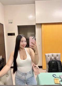 Tiffany - masseuse in Makati City Photo 4 of 6