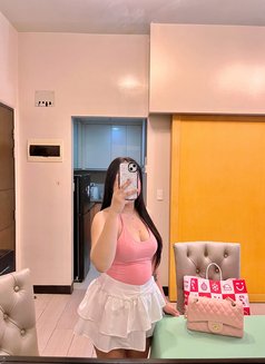 Tiffany - masseuse in Makati City Photo 7 of 10