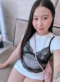 Tiffany - masseuse in Makati City Photo 3 of 6