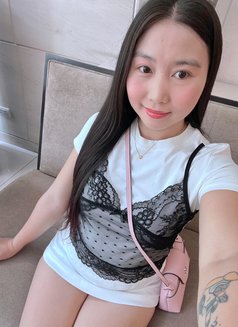Tiffany - masseuse in Makati City Photo 4 of 6