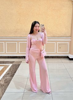 Tiffany - Masajista in Makati City Photo 1 of 4