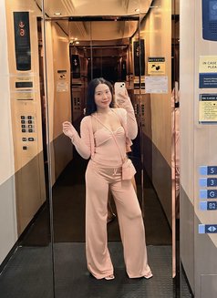 Tiffany - Masajista in Makati City Photo 2 of 4