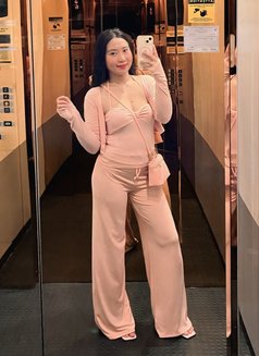 Tiffany - Masajista in Makati City Photo 3 of 4