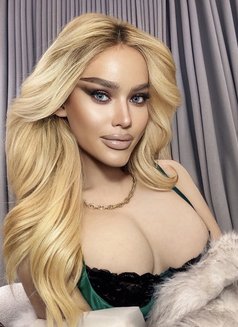 Tiffany Hadiyah - Transsexual escort in Riyadh Photo 1 of 6