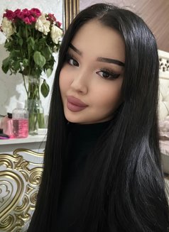 Tiffany - escort in Hong Kong Photo 2 of 7