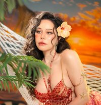 Tiffany Model - puta in Riyadh Photo 7 of 10