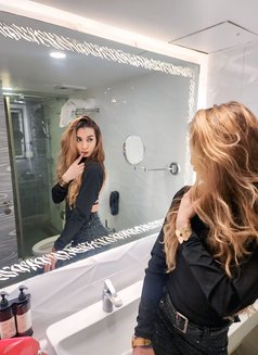 Tiffy - Transsexual escort in Ahmedabad Photo 2 of 6