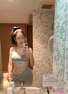 Tight Asian Pussy Jenni Your Baby - puta in Kuala Lumpur Photo 3 of 24