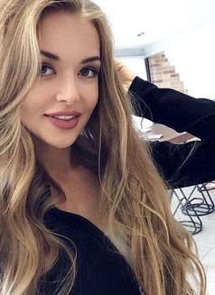 Tima - puta in Bahía Blanca Photo 1 of 6