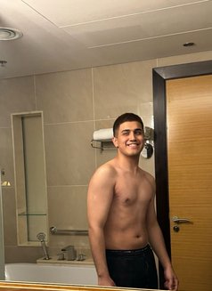 Timur Top - Acompañantes masculino in Dubai Photo 1 of 5