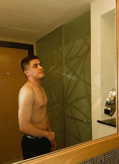Timur Top - Acompañantes masculino in Dubai Photo 3 of 5