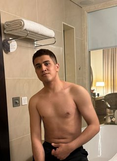 Timur Top - Acompañantes masculino in Dubai Photo 5 of 5