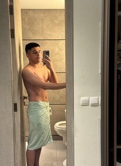 Timur Russian boy - Acompañantes masculino in Dubai Photo 1 of 6