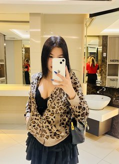 Kristine - escort in Manila Photo 4 of 9