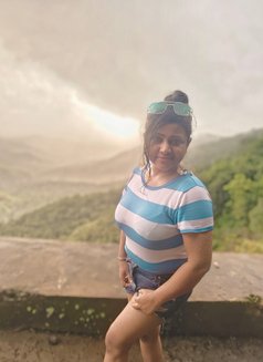 Tina Escorts - puta in Candolim, Goa Photo 3 of 6