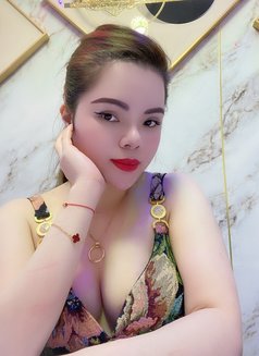 Tina - puta in Doha Photo 7 of 7