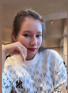 Tina GFE,CIM - puta in Doha Photo 13 of 14
