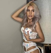 Tina top hot cum - Transsexual escort in Dubai Photo 3 of 4