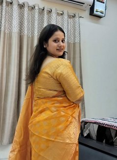 Tina - escort in Kochi Photo 1 of 2