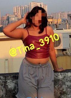 Tina - escort in Kolkata Photo 9 of 11