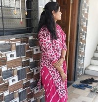 Tina - puta in Ahmedabad