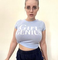 Tina - escort in Athlone