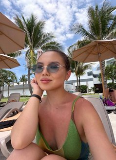 Tina - escort in Dubai Photo 1 of 7