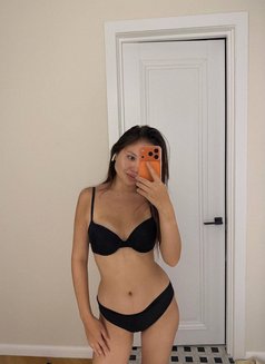 Tina - escort in Dubai Photo 5 of 7