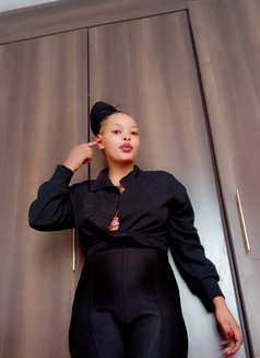 Tina - masseuse in Nairobi Photo 1 of 3