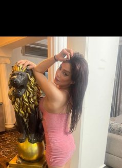 Tina - escort in Beirut Photo 2 of 5