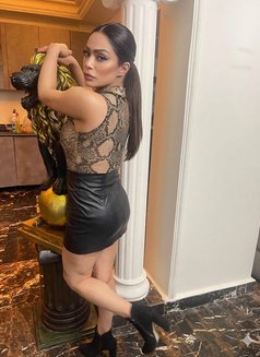 Lillian - escort in Beirut Photo 6 of 8