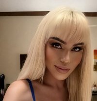 Tina More top hot cum - Transsexual escort in Dubai