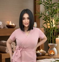 Tina professional with massage table - escort in Riyadh Photo 3 of 4