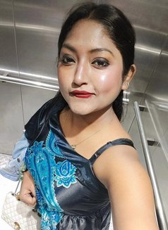 Tina Roy - Acompañantes transexual in Kolkata Photo 6 of 11