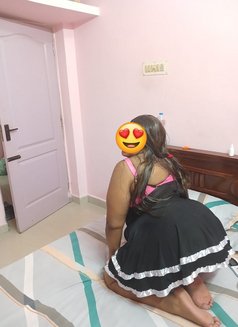 Tina - Intérprete de adultos in Chennai Photo 2 of 4