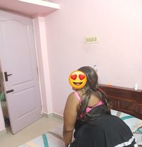 Tina - Intérprete de adultos in Chennai