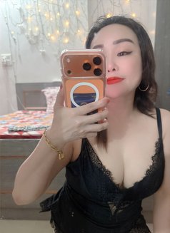 Tina - escort in Gurgaon Photo 9 of 9