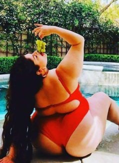 Tina - puta in Riyadh Photo 1 of 4