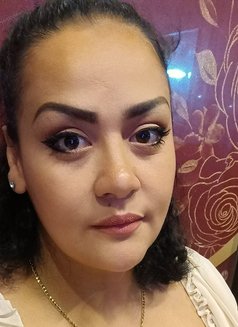 Tina - puta in Riyadh Photo 2 of 4